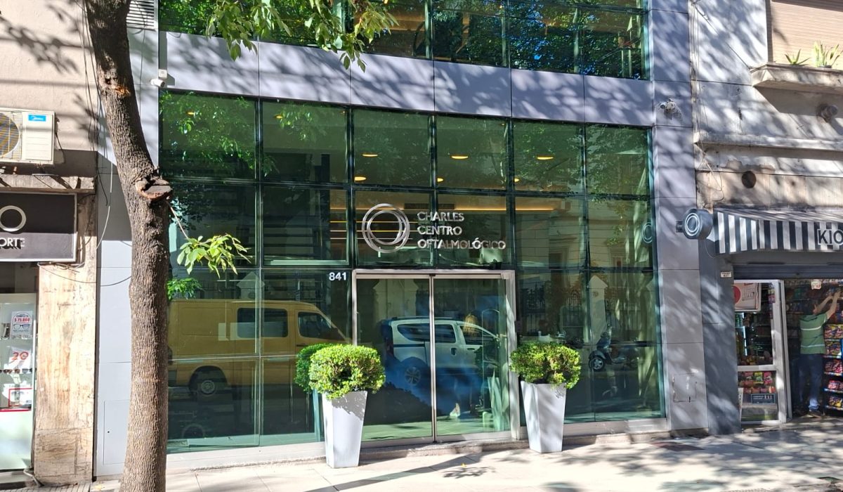Clinica Dr. Charles en Piel de Vidrio