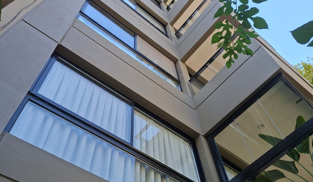 Edificio El Salvador en Modena