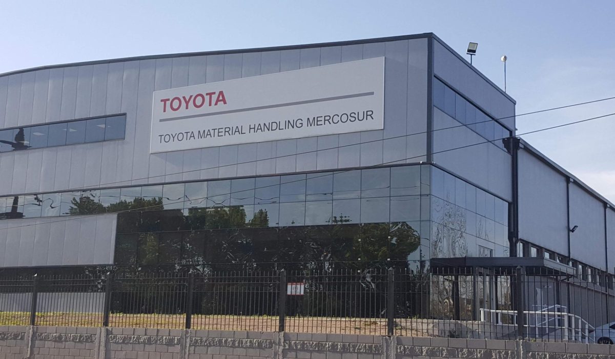 Toyota Pacheco en Piel de Vidrio