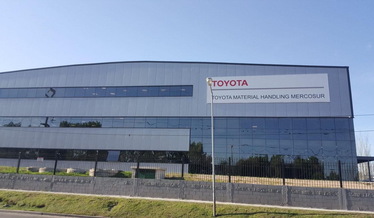 Toyota Pacheco en Piel de Vidrio